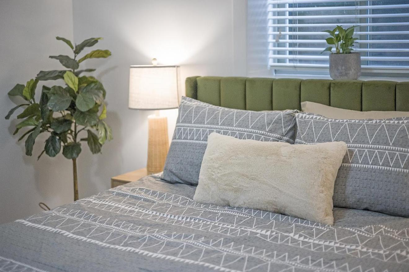 Trendy Lolo Apartment North Vancouver